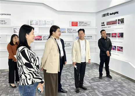 热烈欢迎瑶海区范区长等领导一行来访Galaxy银河官网股份有限公司参观指导！